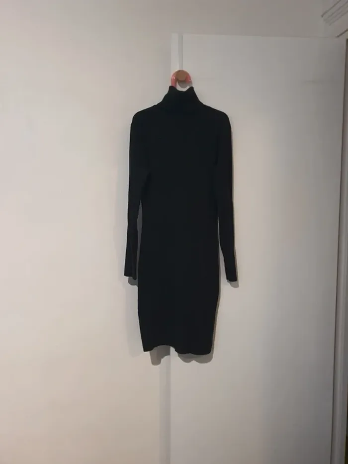 Robe noire taille 36 - photo numéro 3