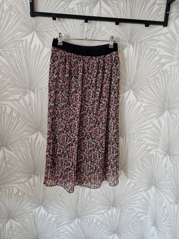 Jolie jupe mi longue taille 38