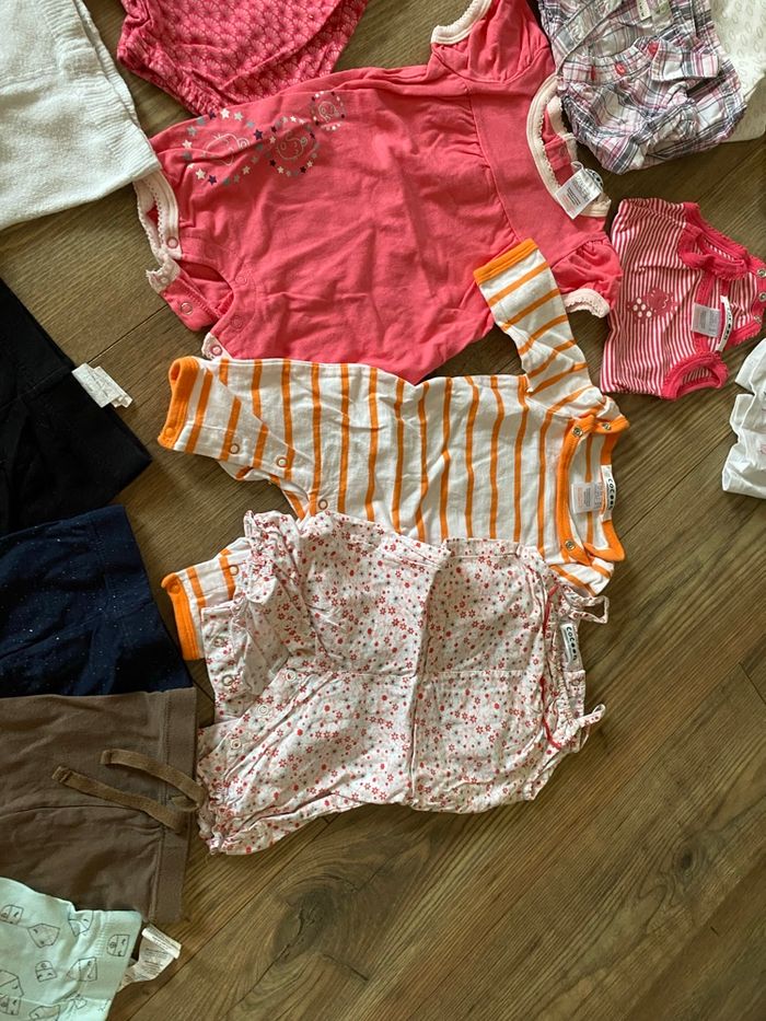 Lot 22 vêtements fille T1 mois - photo numéro 4