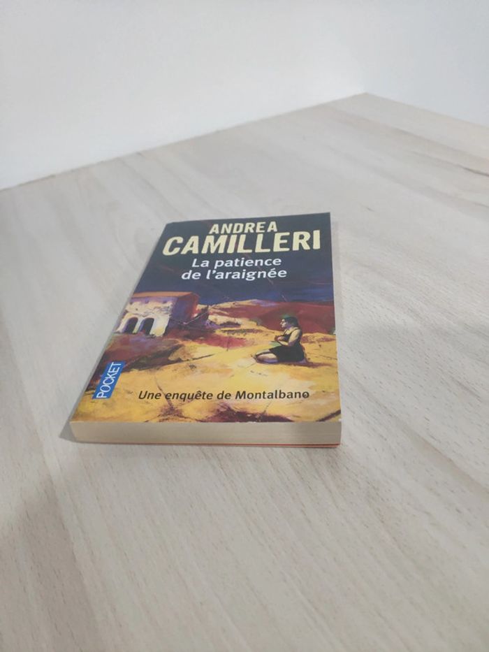 Livre poche policier la patience de l'araignée Camilleri enquête Montalbano - photo numéro 2