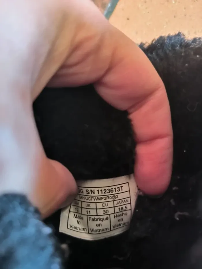 Bottine fourrée UGG pointure 30 - photo numéro 10