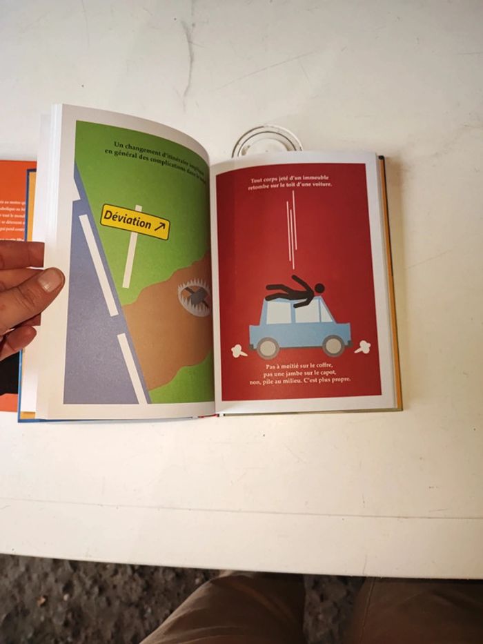 Lot de 2 livres petit illustré des gros clichés d'Hollywood - photo numéro 6
