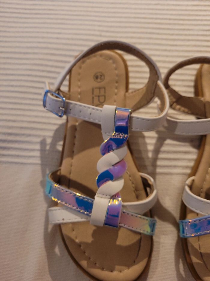 Sandalettes taille 28 - photo numéro 2