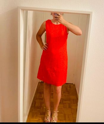 Robe d’été  corail en dentelle Manoukian taille 3
