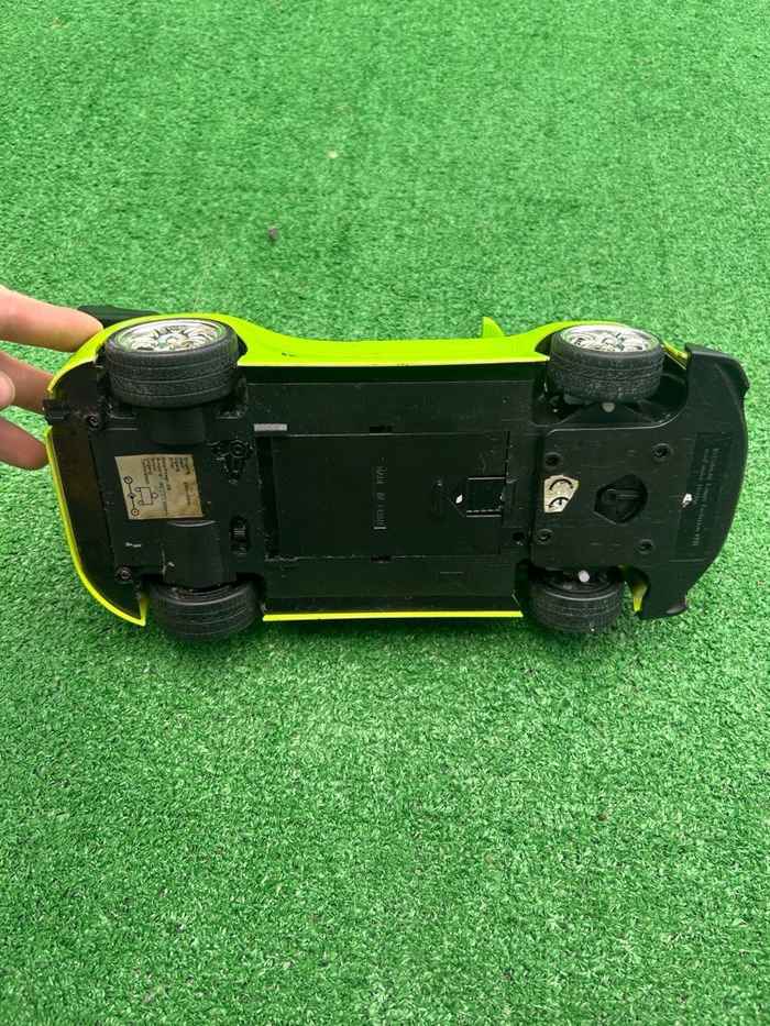 Voiture télécommandée Mitsubishi Turbo Tuners – 28 cm (aileron abîmé, télécommande absente) - photo numéro 4