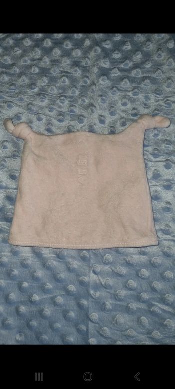 Bonnet fille 1/3 mois en bon état