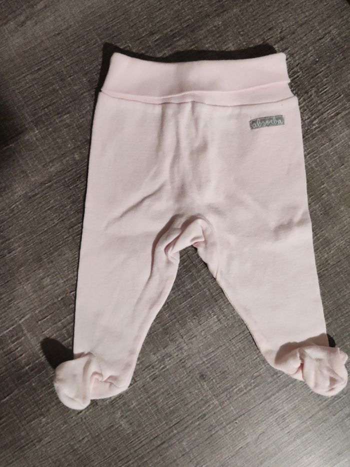 3 pantalons 0/1 mois - photo numéro 4