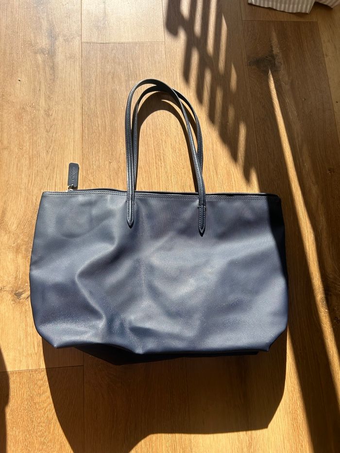 Sac Lacoste bleu marine en super état - photo numéro 2