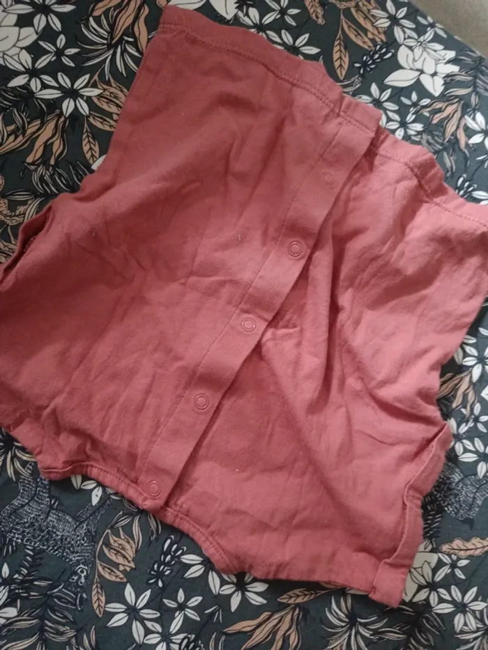 Tee shirt manches courtes vieux rose Kiabi 6 mois - photo numéro 4