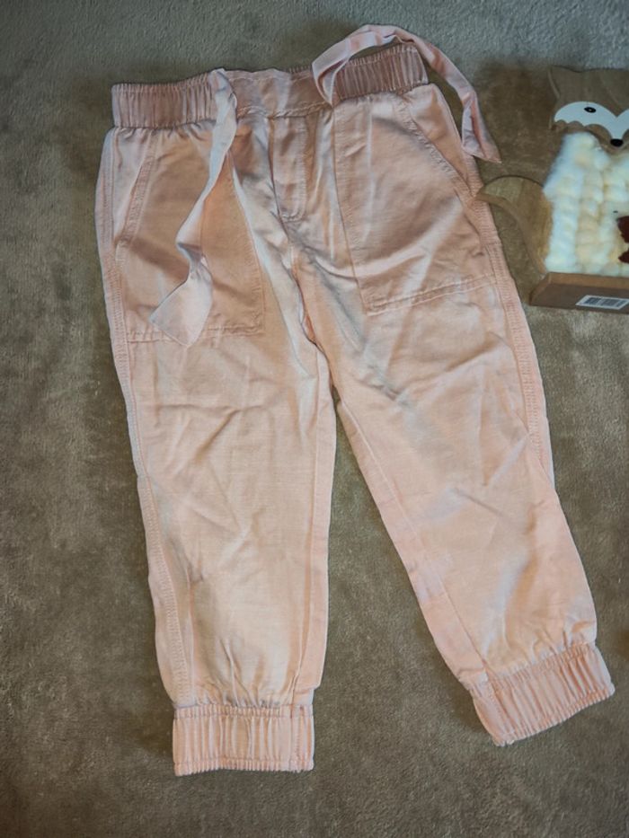 Lot de 2 pantacourts neufs 5 ans - photo numéro 3