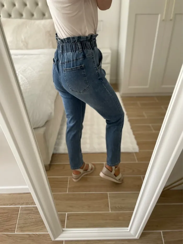 Jean bleu, taille haute 38 neuf - photo numéro 3
