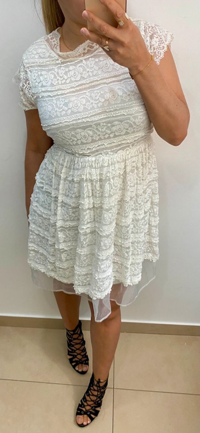 Jolie Robe En Dentelle Taille M - photo numéro 7