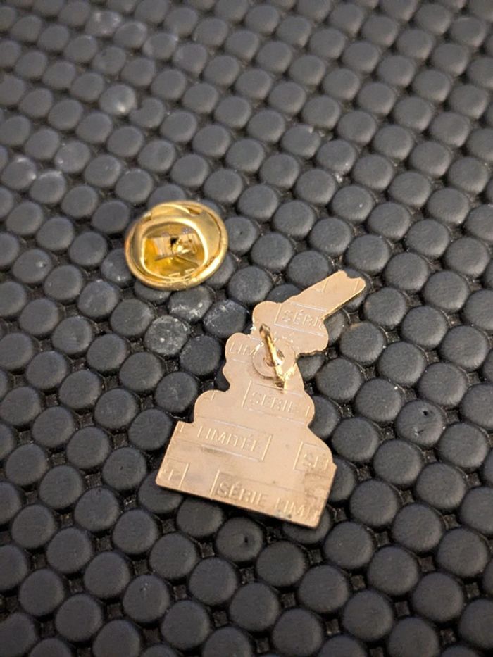 Pin's Astérix Rombaldi série limitée - photo numéro 2