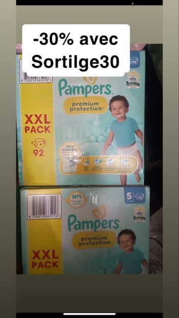 Deux cartons de couches taille 5