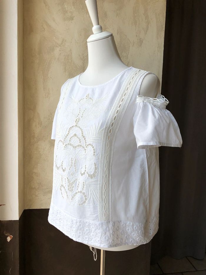 Top blanc brodé épaules dénudées Zara M - photo numéro 2