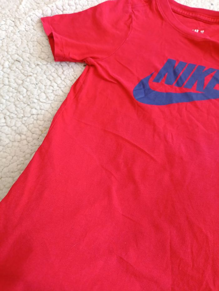 T-shirt rouge logo Nike – enfant 8 ans - photo numéro 3