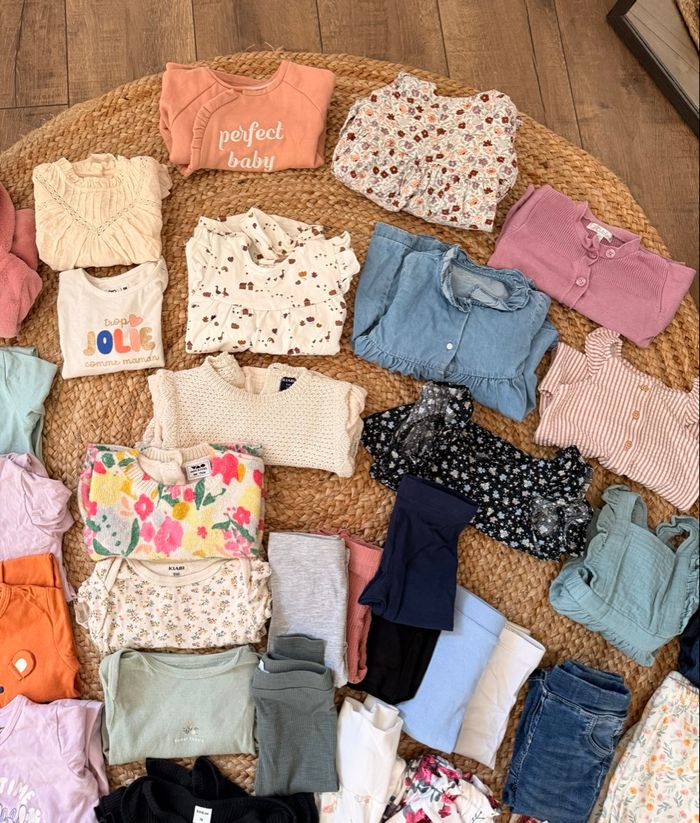 Lot de vêtements bébé fille taille 9 mois - photo numéro 2