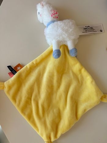 Doudou lama / alpaga TAO – TAPE À L’ŒIL 