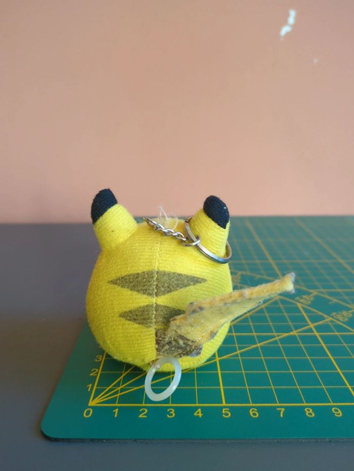 porte clé pokémon Pikachu - photo numéro 2