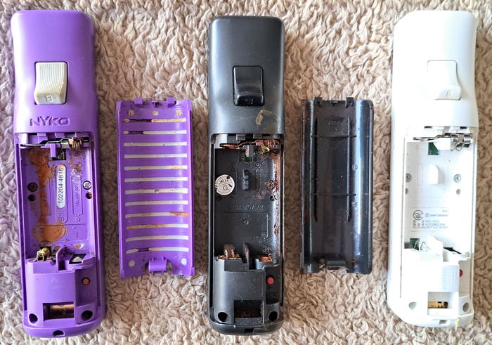 🎮 Lot de 3 manettes Wiimote Nintendo Wii - HS non fonctionnelles - photo numéro 2