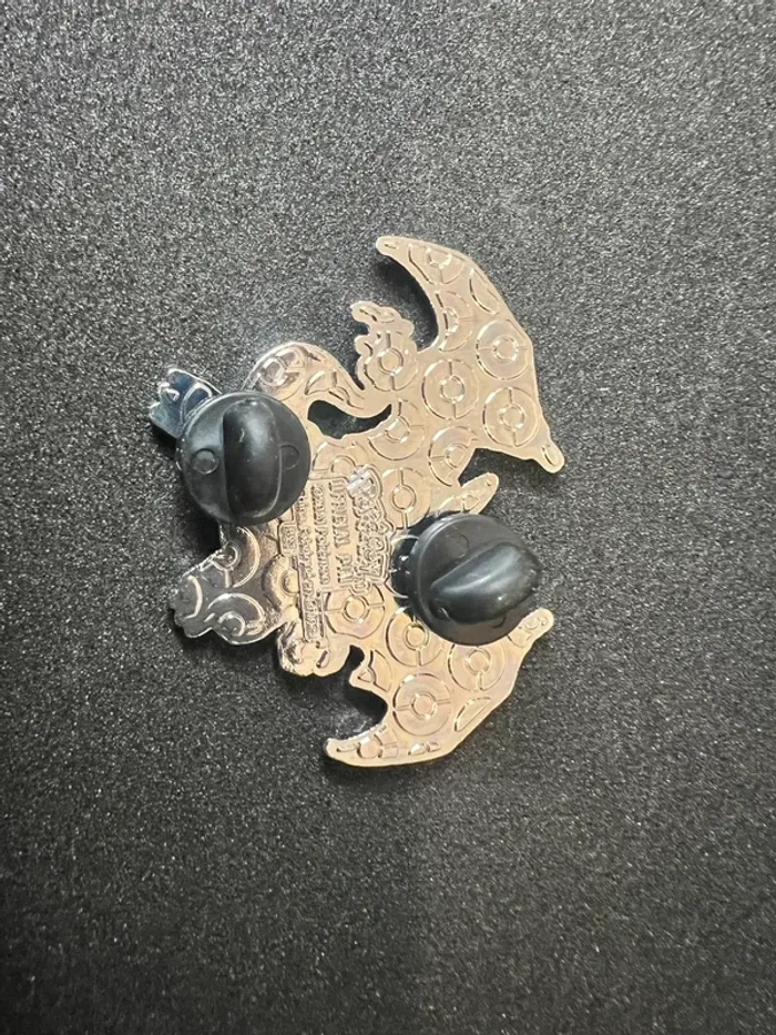 Pins Dracaufeu Coffret célébration 25 ultra premium - photo numéro 5