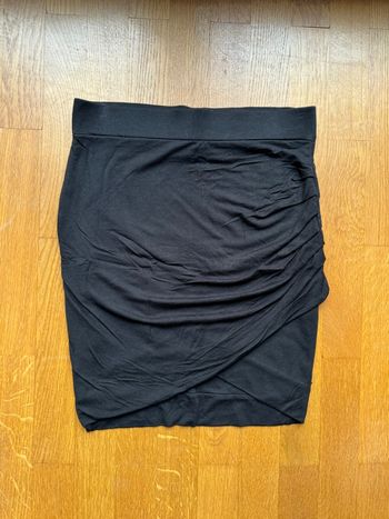 Mini jupe drapée noire - Stradivarius