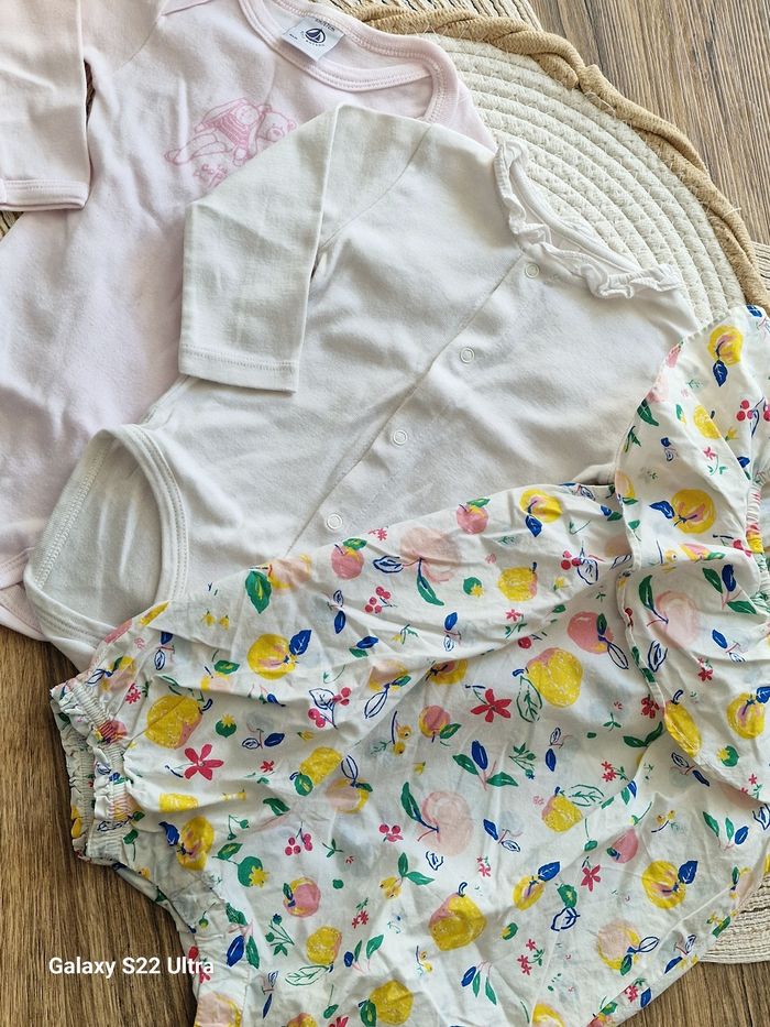 Ensemble Petit Bateau taille 6 mois - photo numéro 2