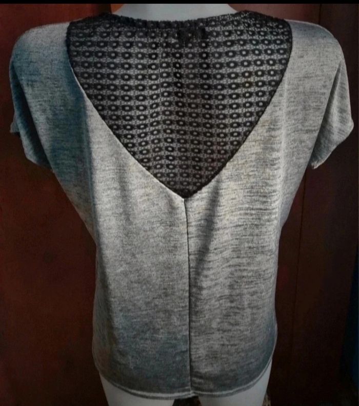 T-shirt avec écriture taille 42/44 - photo numéro 3