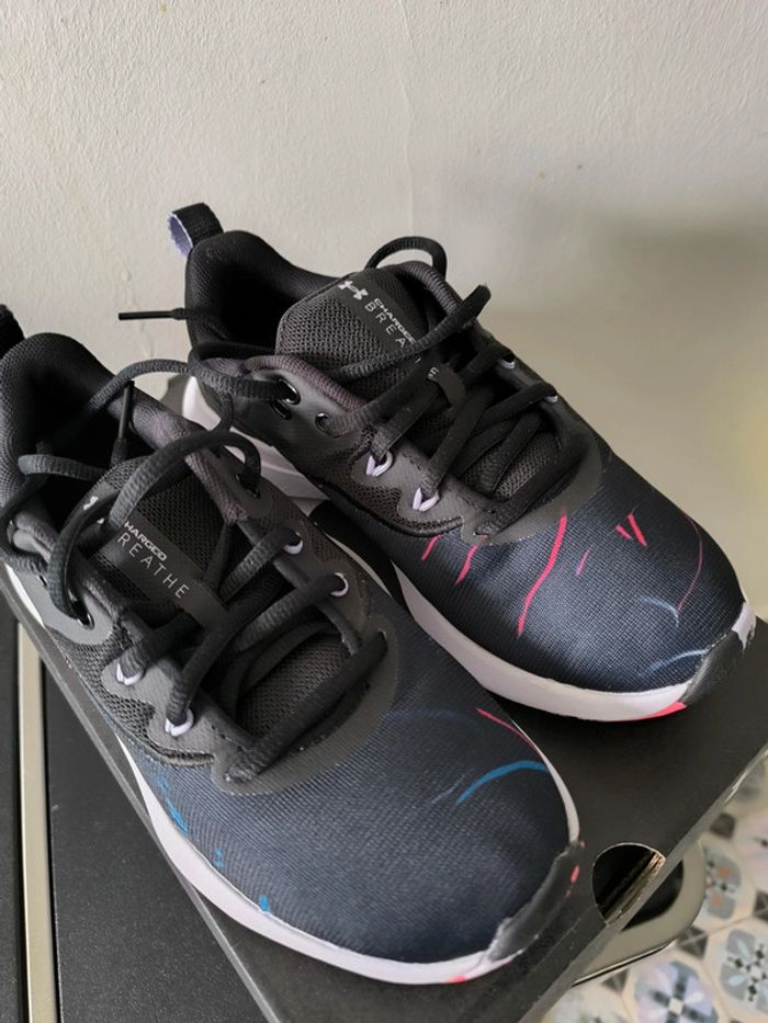 Baskets fitness Charged breathe