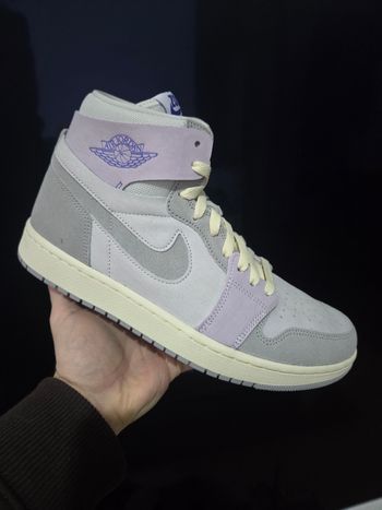 Air Jordan 1 ZM Air CMFT 2 – 42,5 (Femme)
Neuves, jamais portées.