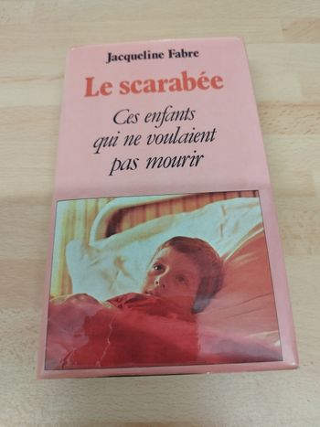 Jacqueline Fabre

Le scarabée

Ces enfants qui ne voulaient pas mourir