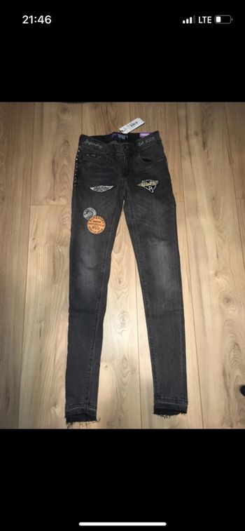 Jeans skinny gris noir écussons superdry neuf avec étiquette xs/25