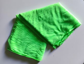 Écharpe fluide vert fluo