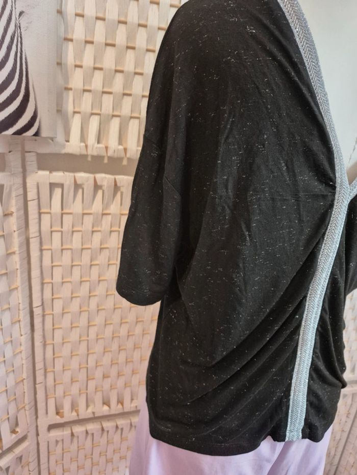 💕joli t-shirt noir avec détails pailletés argentés femme TXS/ 34 kaporal 💕 - photo numéro 5