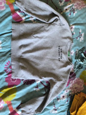 Sweat United colors of Benetton 7-8 ans