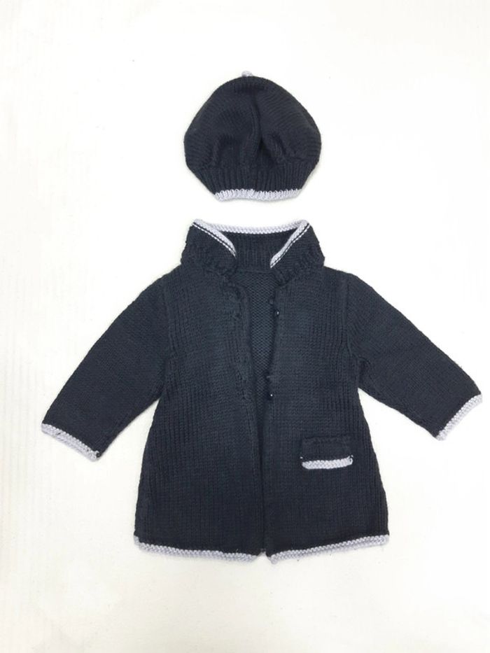 Ensemble gilet en maille et bonnet