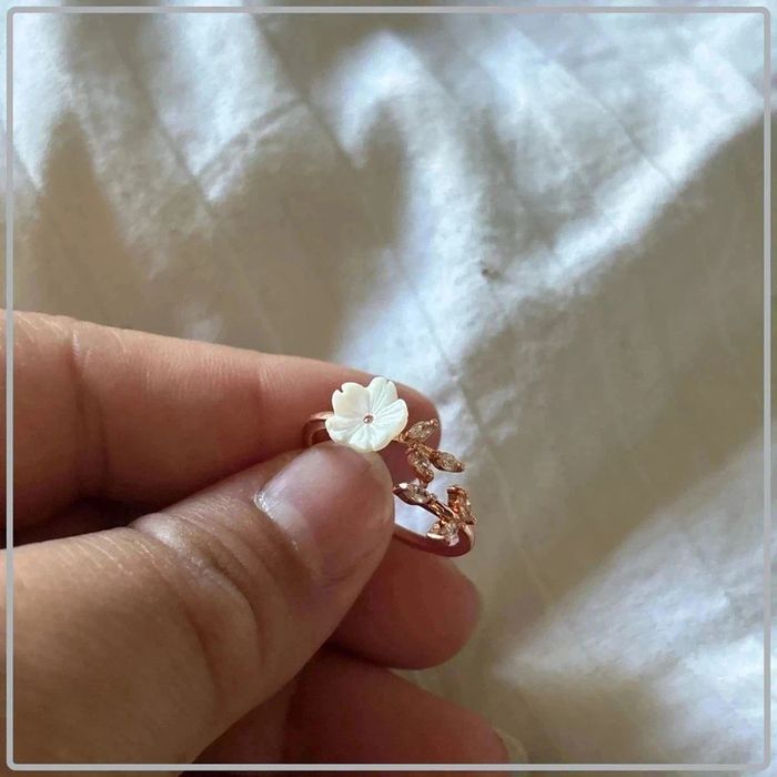Magnifique bague fleurie ajustable - photo numéro 2