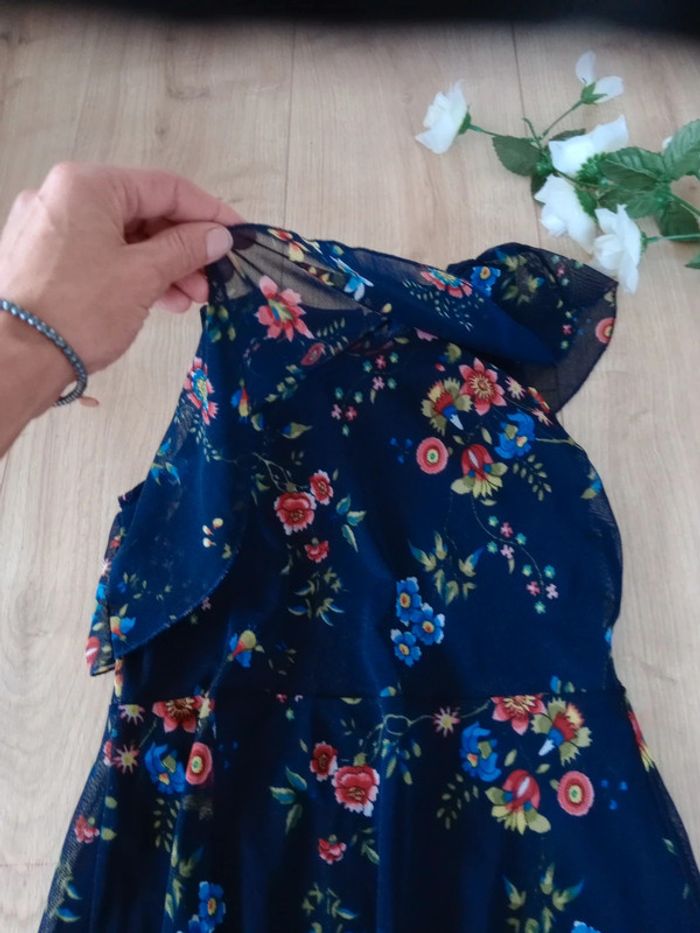 Robe 6 ans bleu marine à fleurs c 85 - photo numéro 3