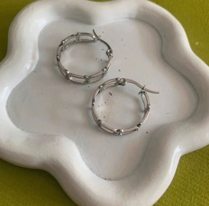 Boucles d’oreilles créoles géométriques argentées 22mm en acier inoxydable - photo numéro 6