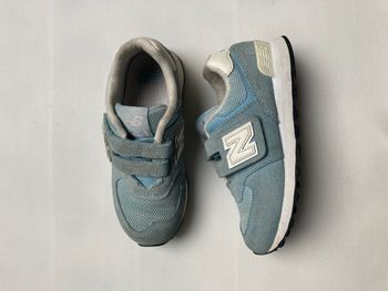 Baskets New Balance 574 bleu clair – Taille 29 – Scratchs