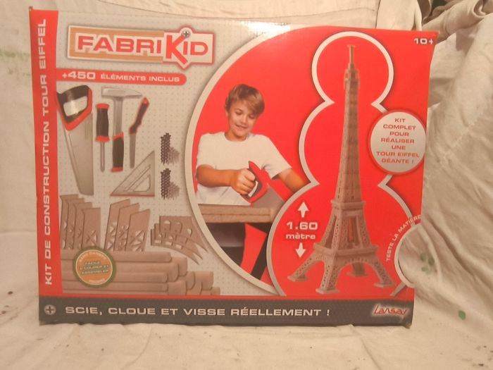 Construire la Tour Eiffel en mousse