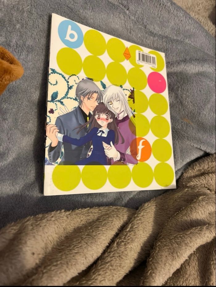 Characters book et artbook le petit monde de fruits baskets - photo numéro 3