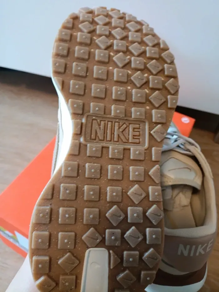 Baskets sneakers Nike waffle phoenix femme - photo numéro 14