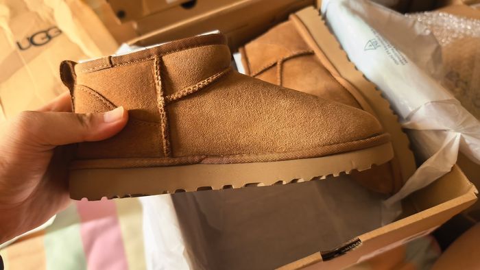 UGG CLASSIC ULTRA MINI 36 - photo numéro 2