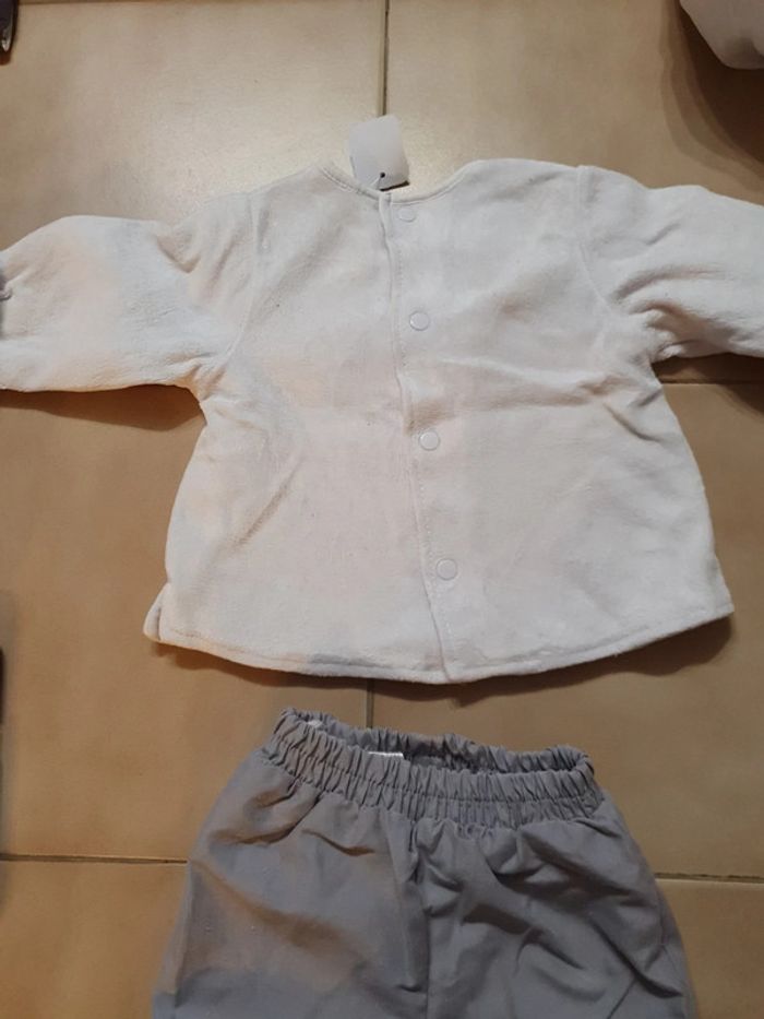 Haut et pantalon doublé 3 mois - photo numéro 4