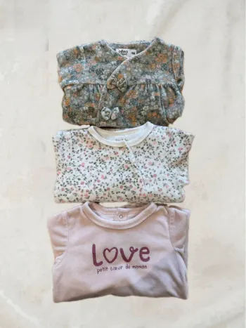🌷Lot de pyjamas en velours bébé fille taille 9 mois🌷