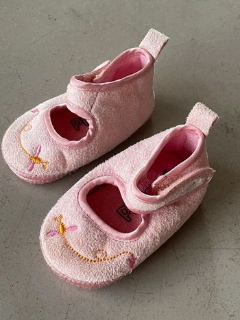 Chaussons fille 3 à 6 mois état neuf