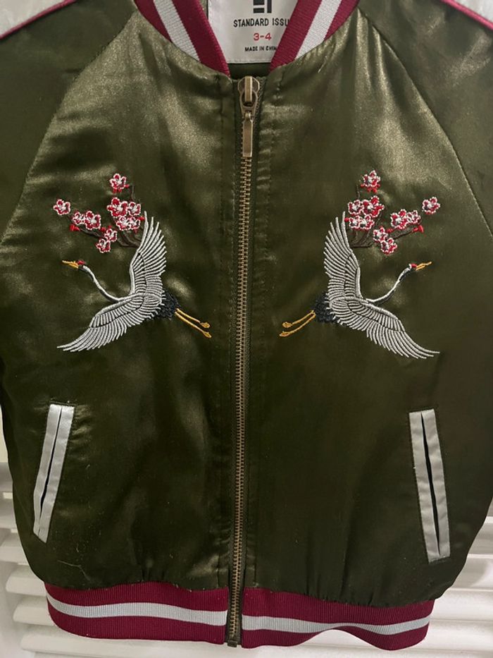 Bomber satin vert kaki avec dessin brodé - photo numéro 3