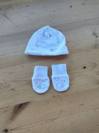 Ensemble bonnet+moufles de naissance