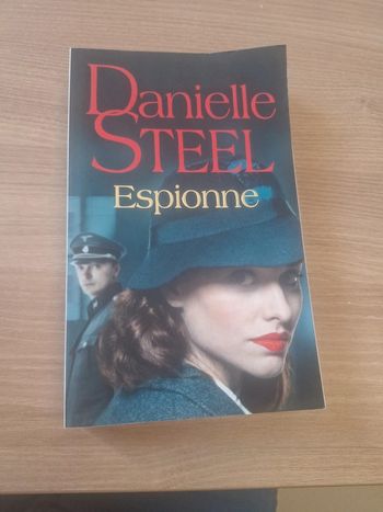 Espionne